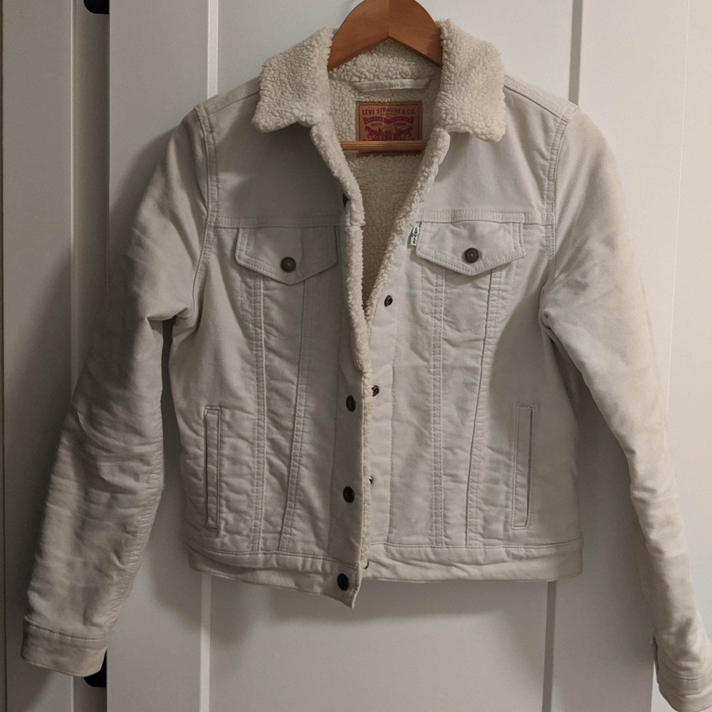 Levi’s white Sherpa jacket sz S